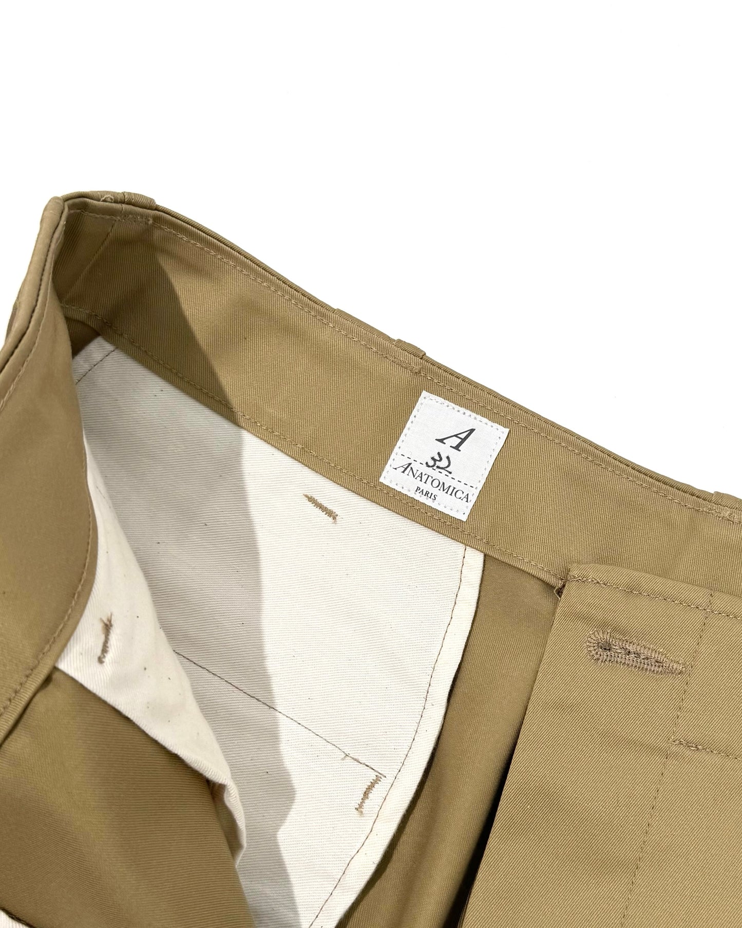 CHINO SHORTS / BEIGE