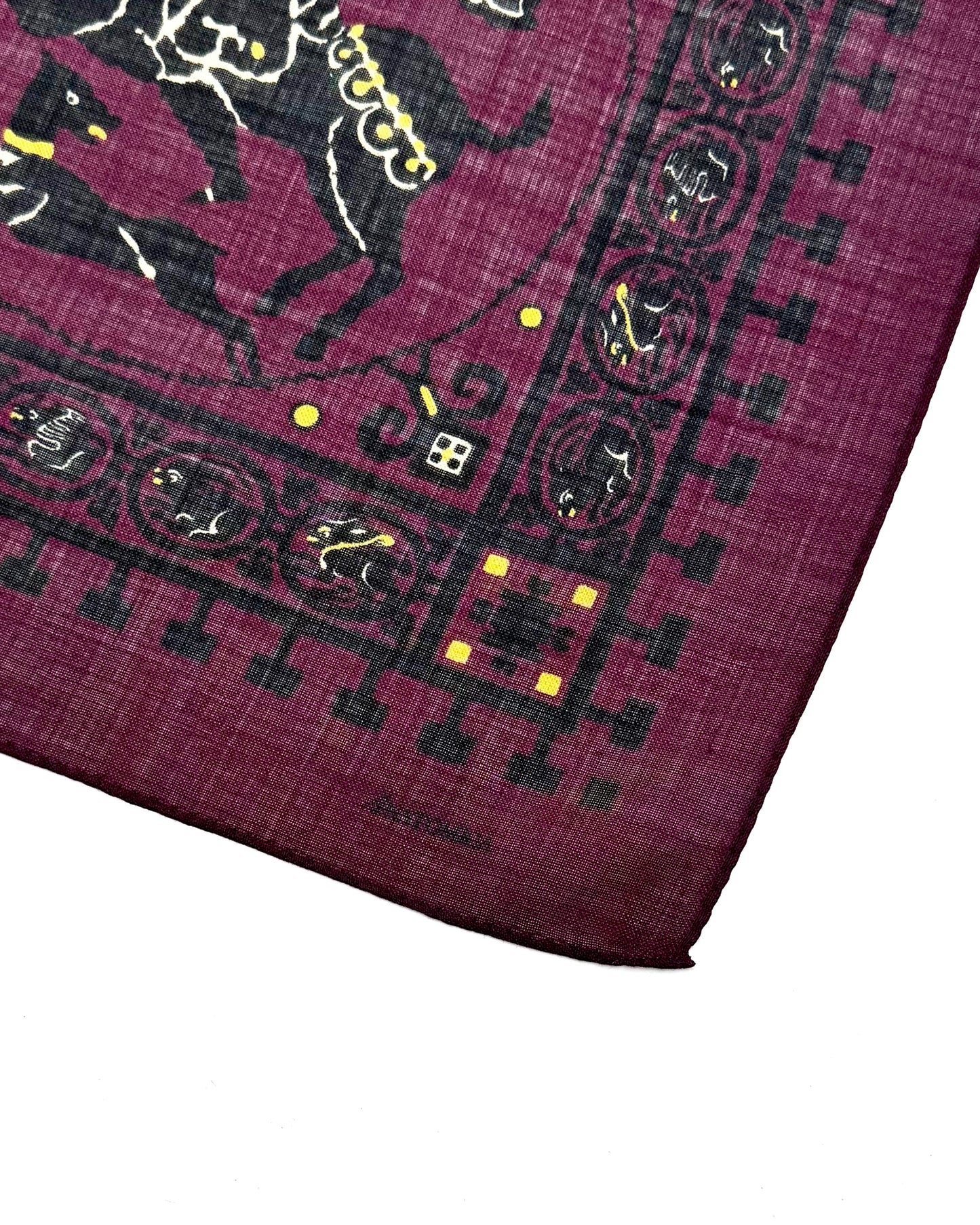 SQUARE SCARF MOSAIC ANIMALS / BURGUNDY