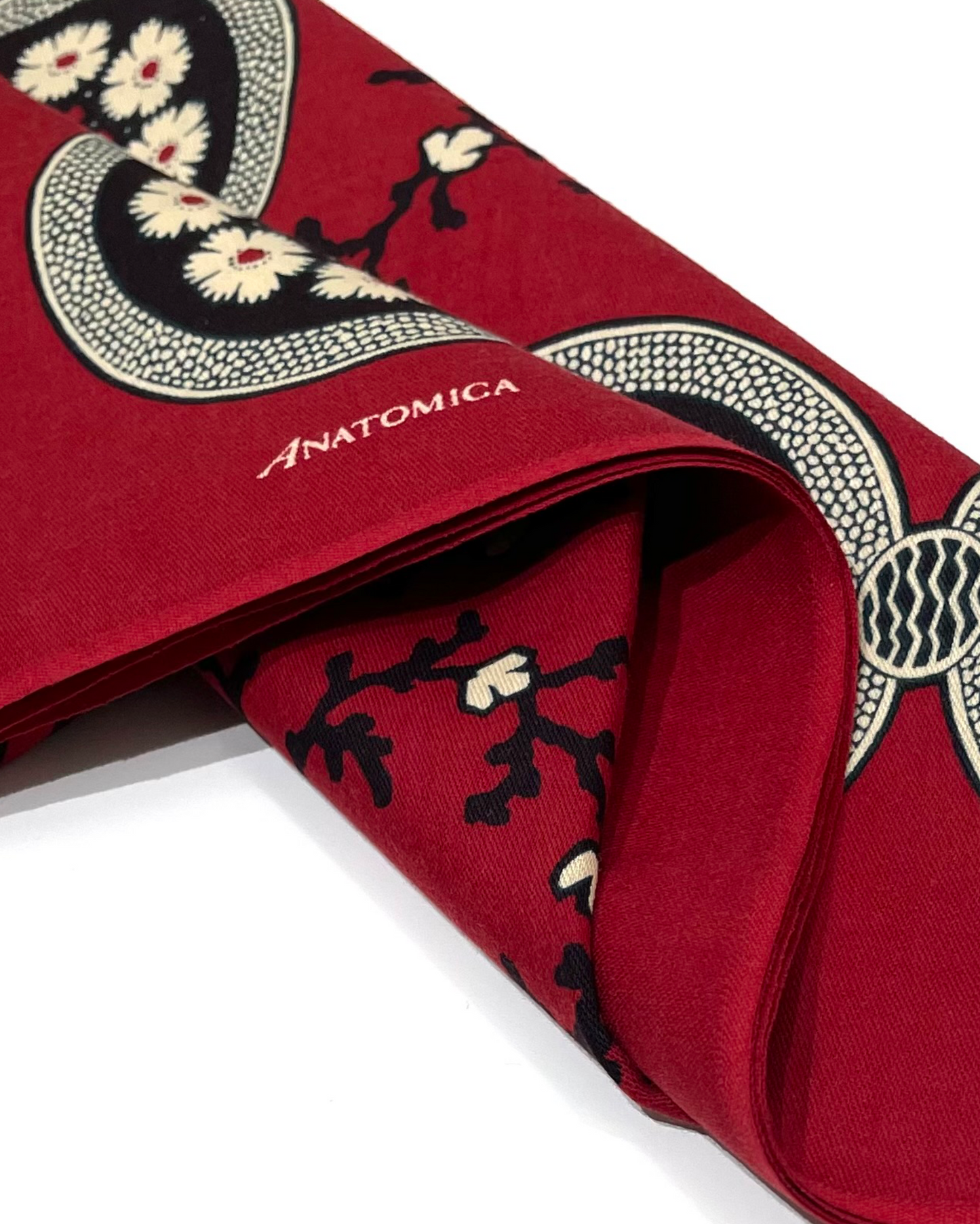 SIX PETAL FLOWER SCARF