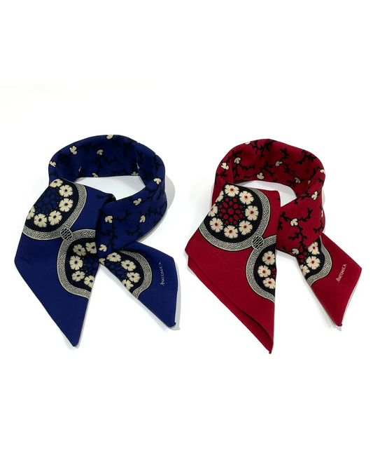 SIX PETAL FLOWER SCARF