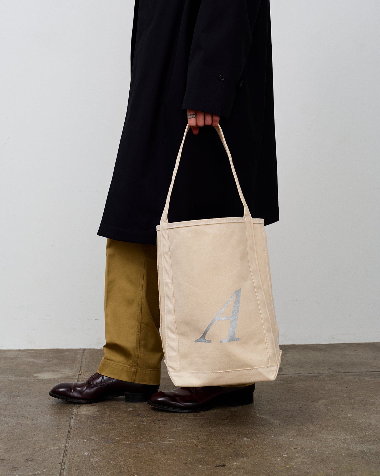 BAGUETTE TOTE by TEMBEA