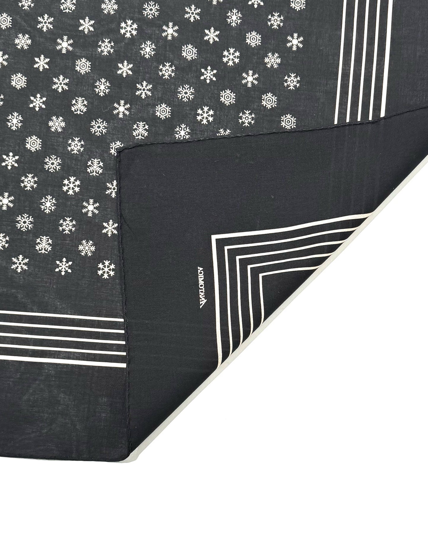 SNOWFLAKES SCARF SQUARE