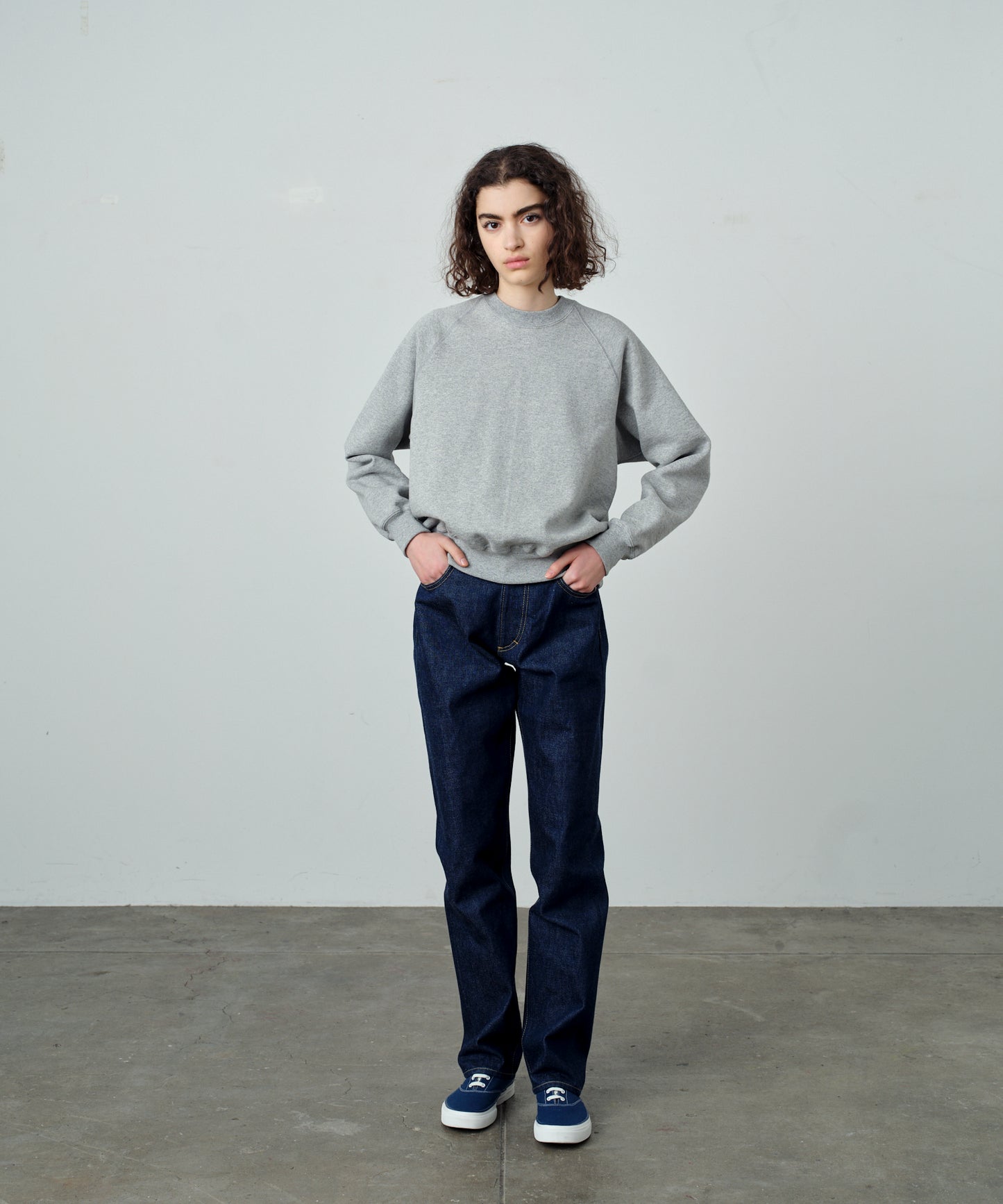 RAGLAN SWEAT / GREY CREW NECK