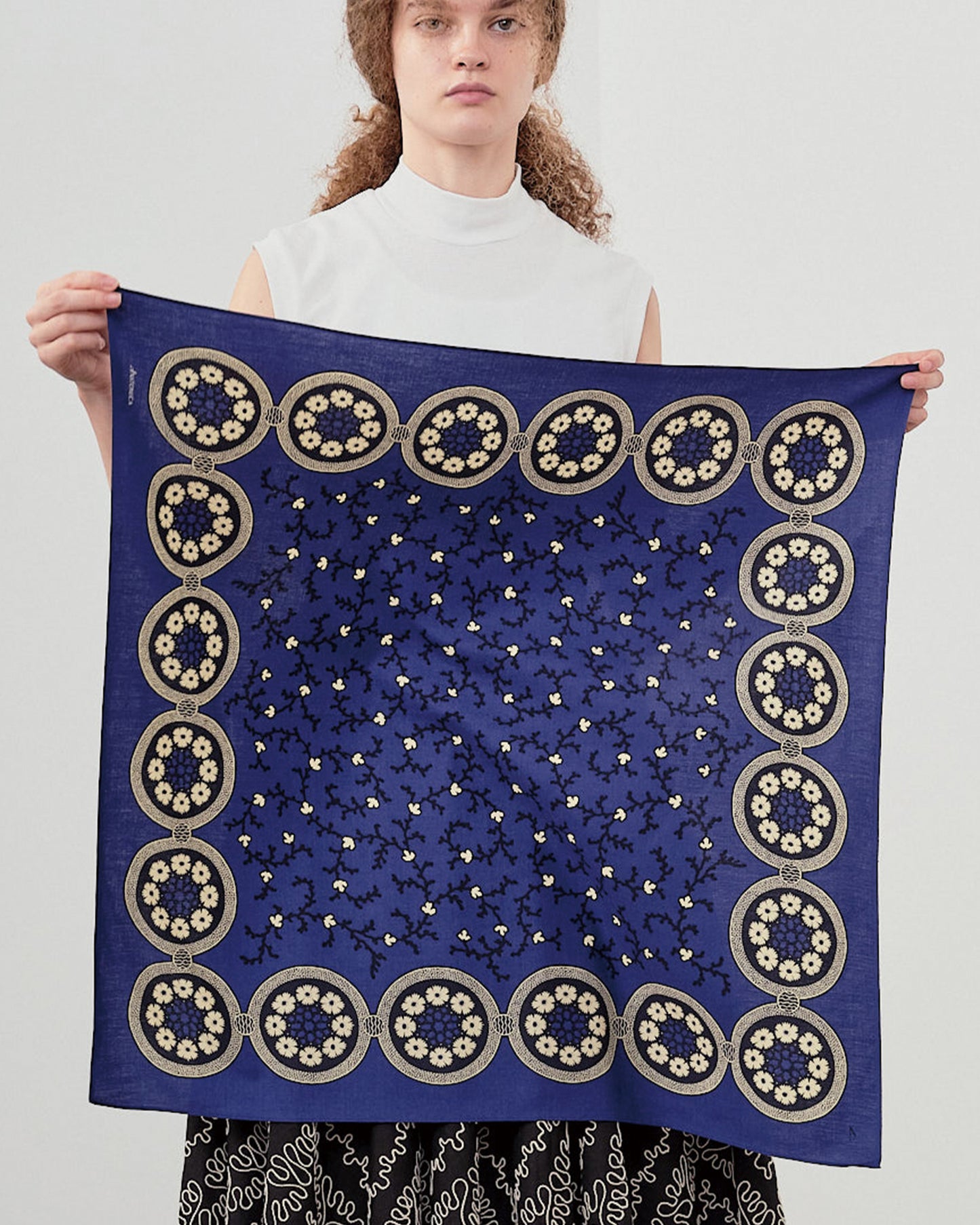 SIX PETAL FLOWER SCARF