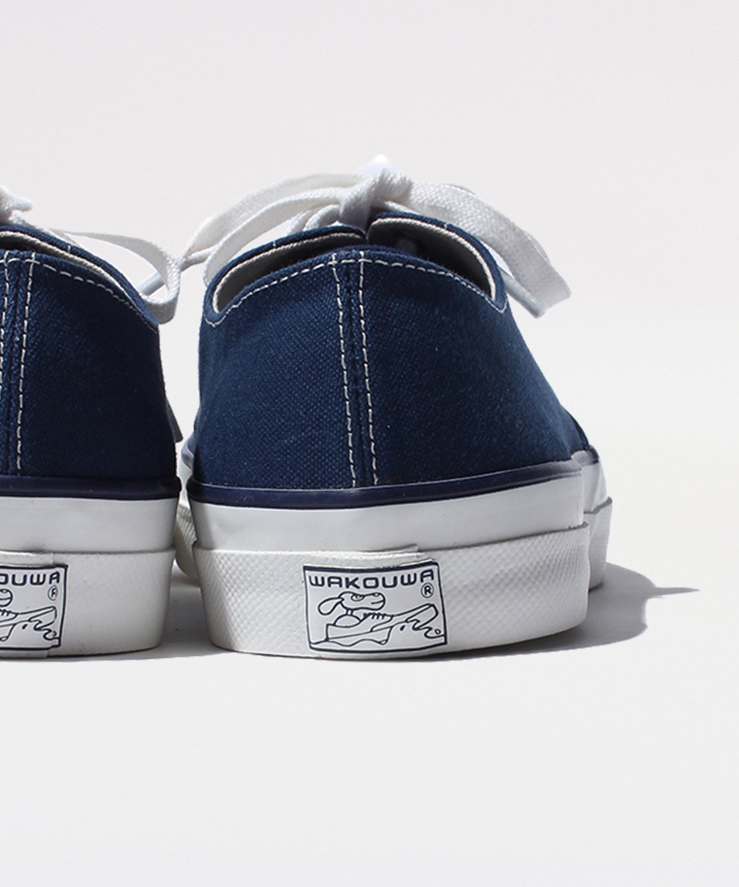 WAKOUWA DECK SHOES LOW CUT / WHITE SOLE