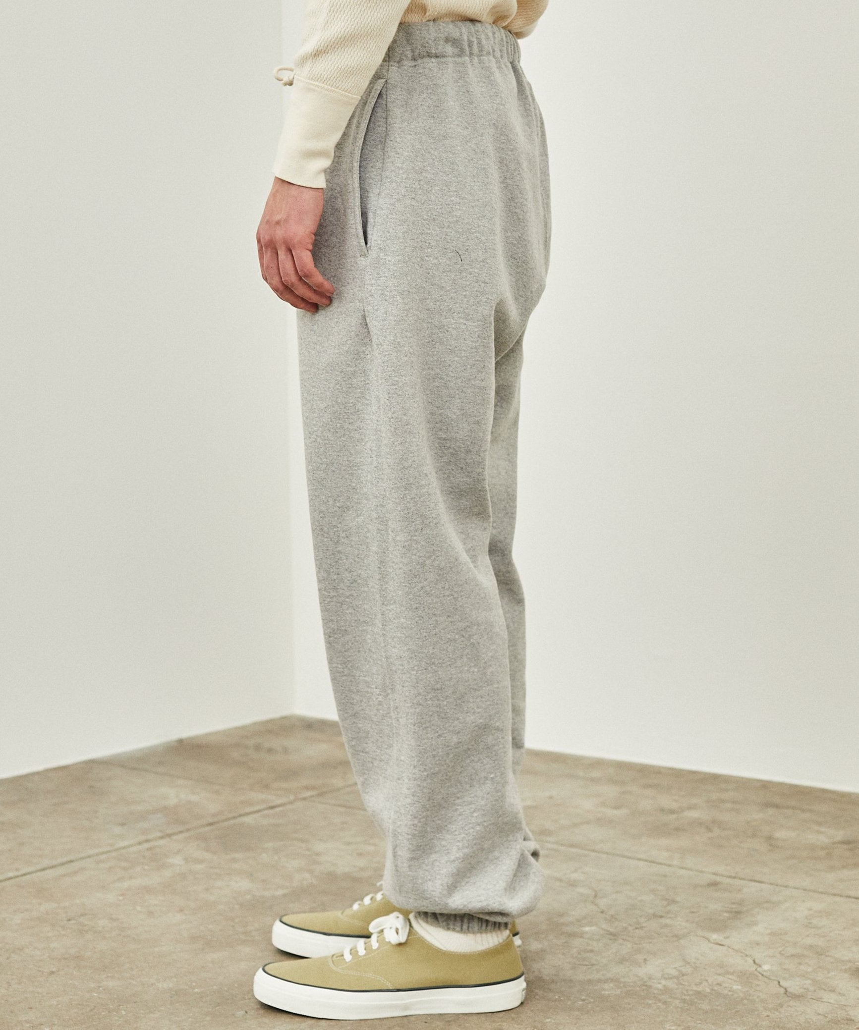 SWEAT PANTS GREY