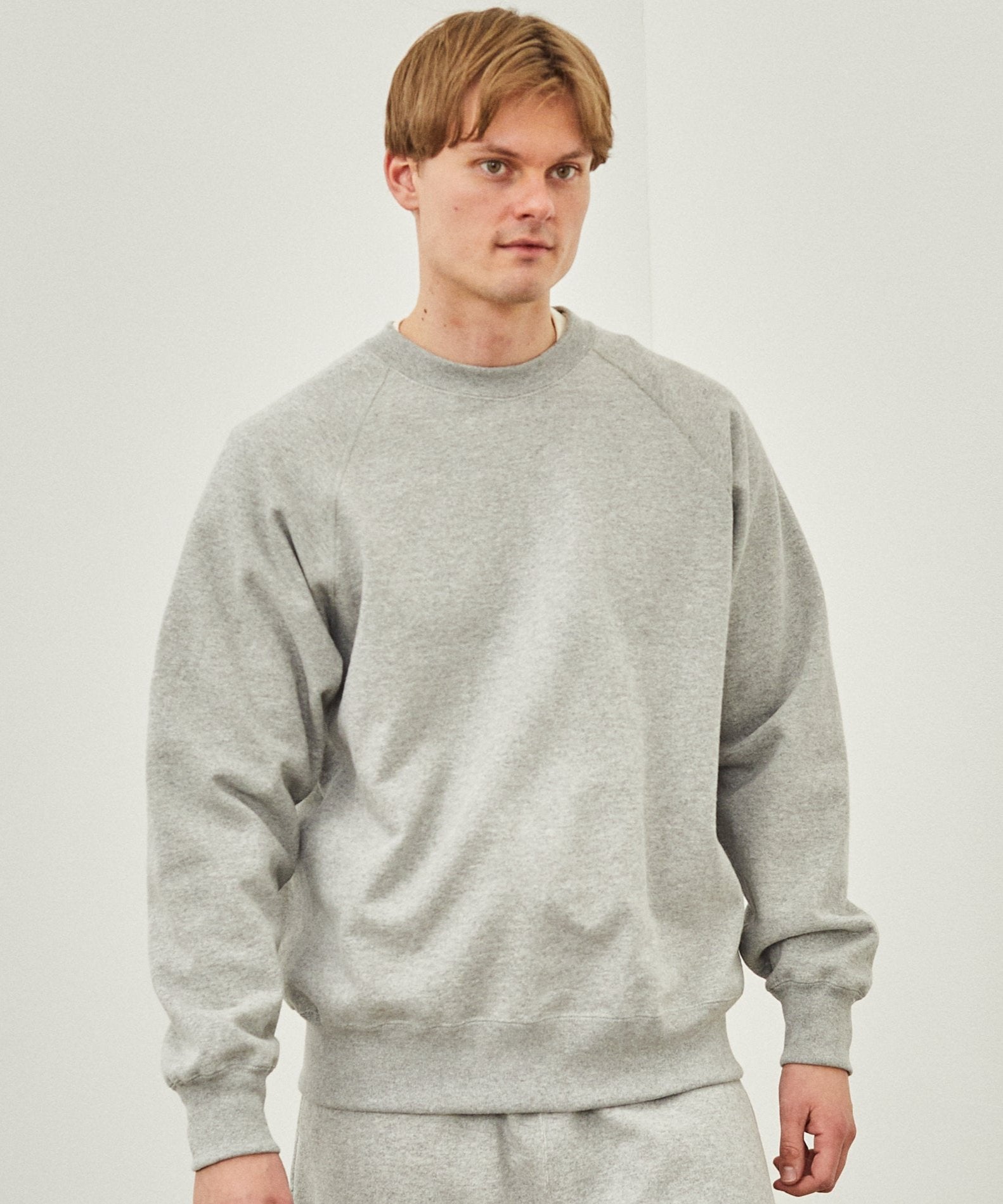 SWEAT RAGLAN CREW NECK GREY